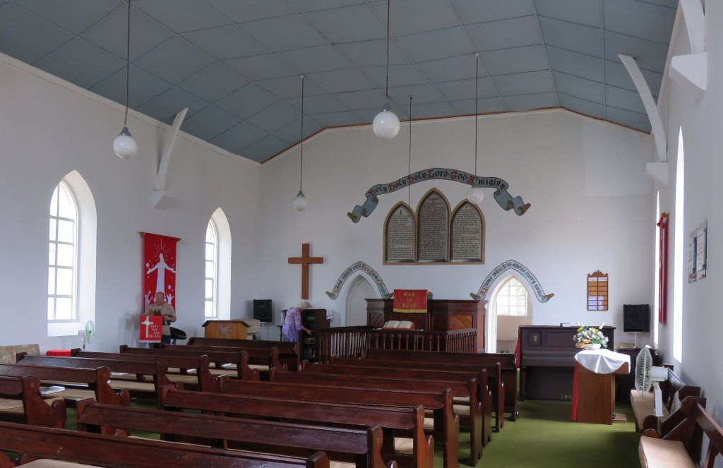 Heilbron Methodist church inside